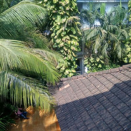 Red Lion Hotel Calangute Bagian luar foto