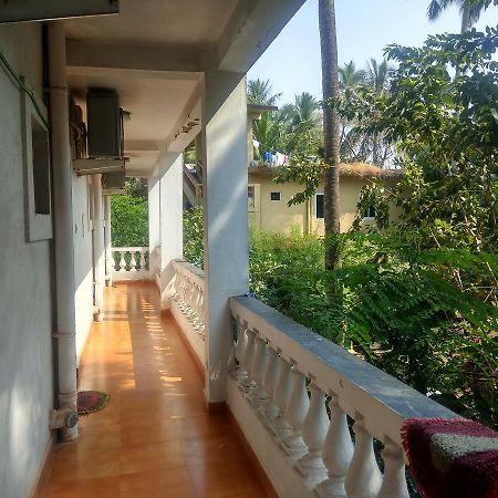 Red Lion Hotel Calangute Bagian luar foto